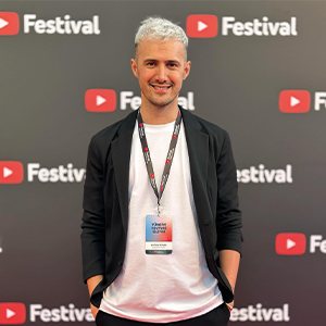 İzmir’in Tarihi Güzelliklerine Kuş Bakışı: Profesyonel İzmir Drone Çekimi