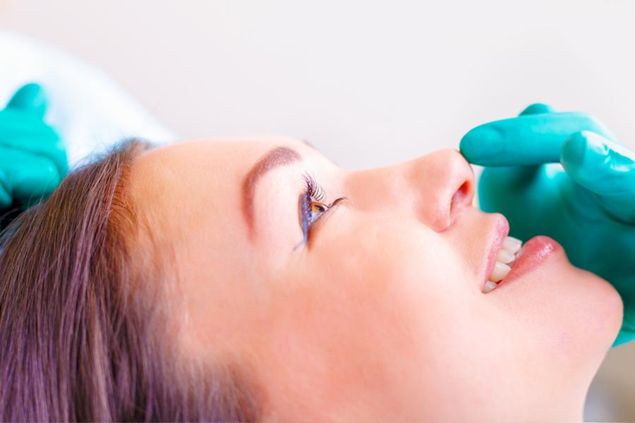 Burun Kemiği Aldırma Nedir? Estetik ve Fonksiyonel Açıdan Süreç Nasıl İlerler?